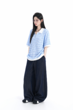 Korean-style blue and white striped knit polo 🤍 Slim-fit short-sleeve collared top | A versatile "Clean Girl" summer staple韩系蓝白条纹针织POLO 🤍 修身短袖翻领上衣｜Clean Girl夏季百搭款